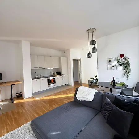 Und Scharnhorststrasse, Berlin-mitte Апартаменты Ораниенбург