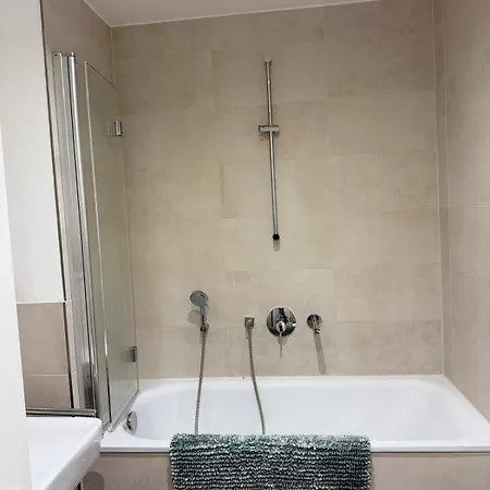 Und Scharnhorststrasse, Berlin-mitte *